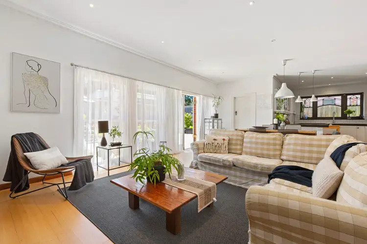 17 Heathfield Rd, Brighton East VIC 3187
