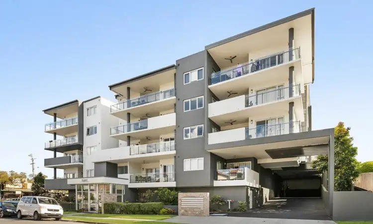 Unit 10/2 Laurence St, St Lucia QLD 4067