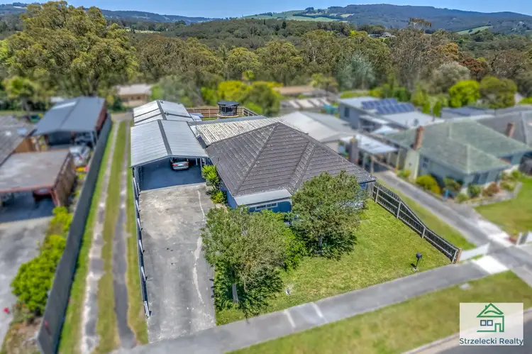 9 Shanahan Pde, Newborough VIC 3825