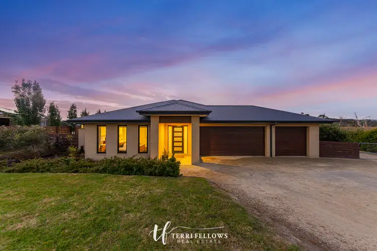 14 Haynes Cl, Bunyip VIC 3815