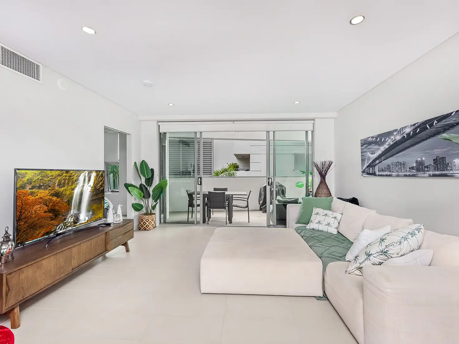 Main view of Homely apartment listing, Unit 2201/25 Anderson St, Kangaroo Point QLD 4169