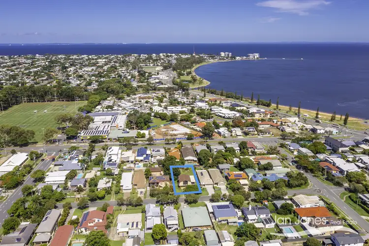 19 Yacht St, Clontarf QLD 4019