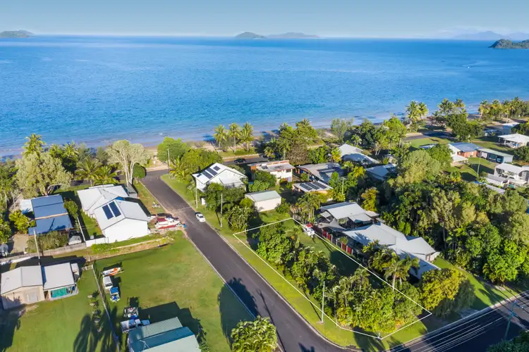 28 Seafarer St, South Mission Beach QLD 4852