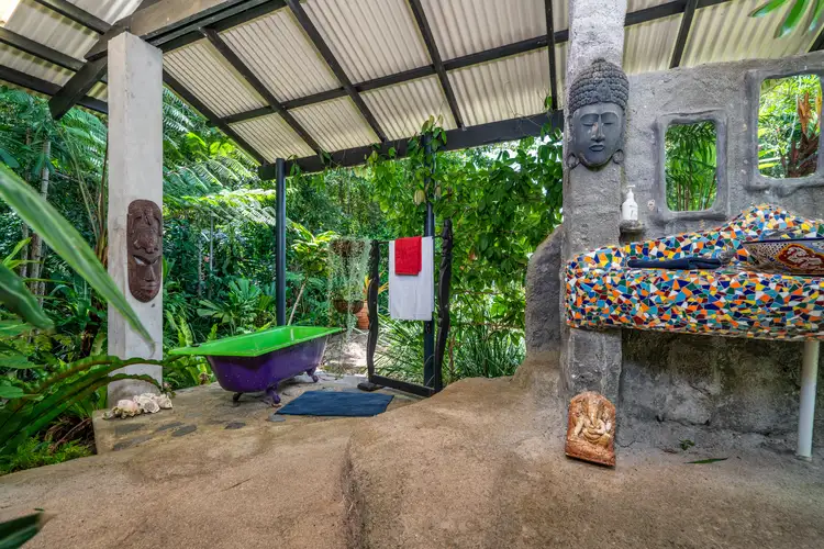 10 South Maria Creek Close, Mission Beach QLD 4852