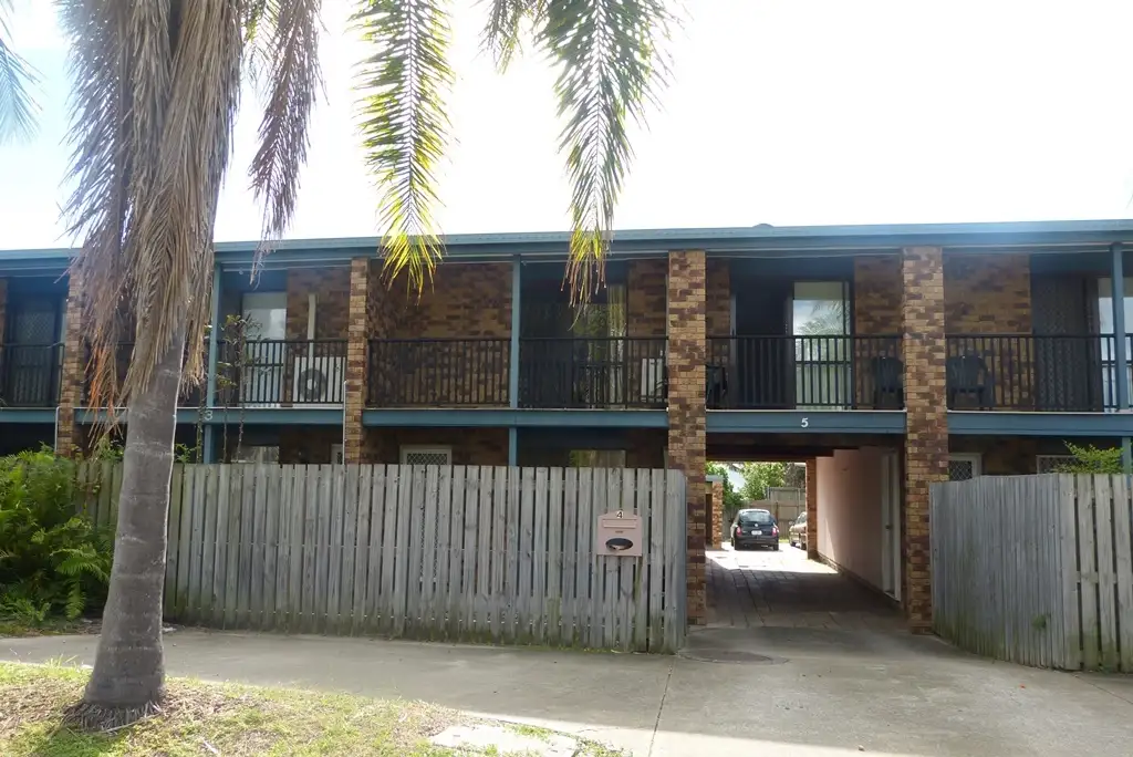 Main view of Homely unit listing, 4/4 Bevington St, Tannum Sands QLD 4680