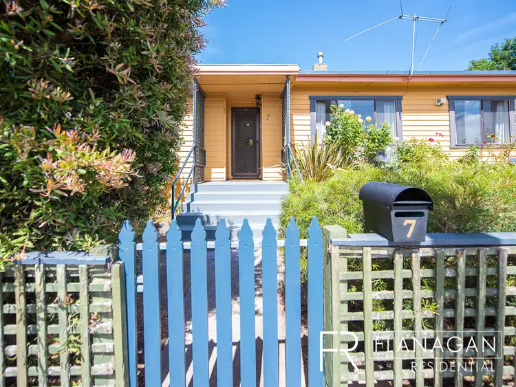 7 Mawson Pl, Mayfield TAS 7248