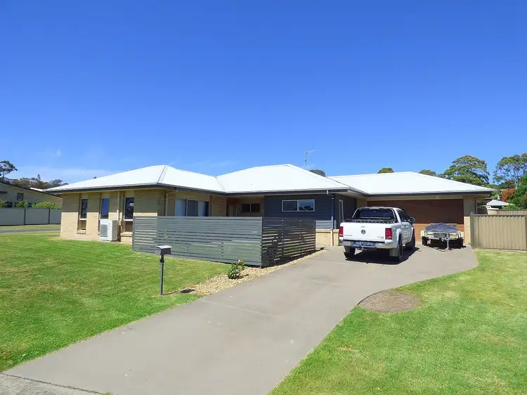 9 Wave Street, Eden NSW 2551