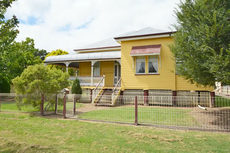 84 Pratten St, Warwick QLD 4370