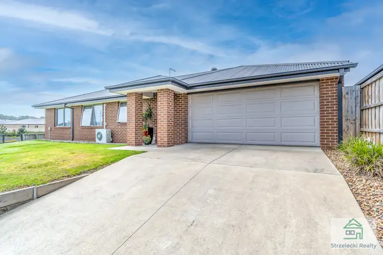 7 Arapiles Dr, Moe VIC 3825