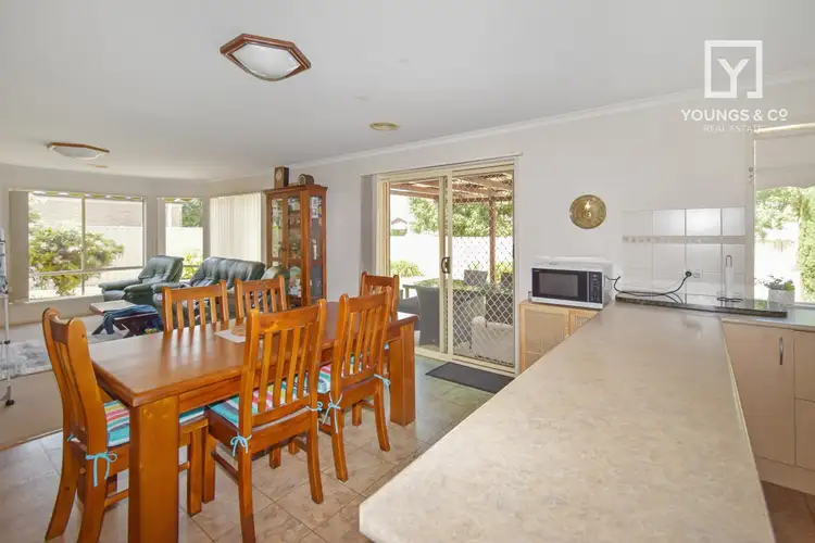 Fifth view of Homely house listing, 2 Arrowsmith Cres, Mooroopna VIC 3629