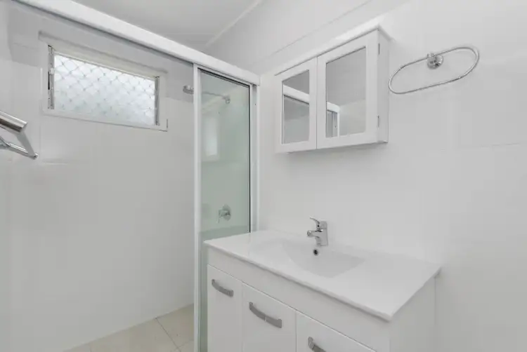 Fifth view of Homely semi-detached listing, 9 Bent St, Mundingburra QLD 4812