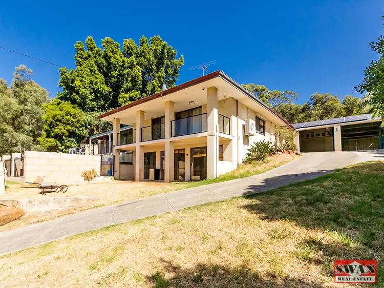 16 Woodbridge Dr, Greenmount WA 6056
