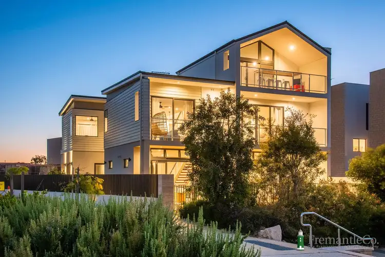 13 Benella Lane, North Coogee WA 6163