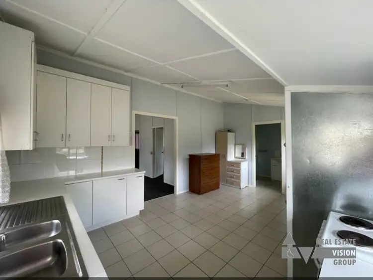 Fifth view of Homely house listing, 2 Main St, Bluff QLD 4702