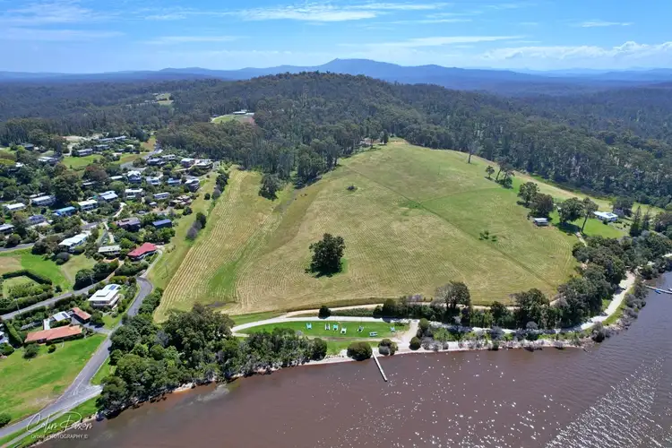 327 Lakeside Dr, Mallacoota VIC 3892
