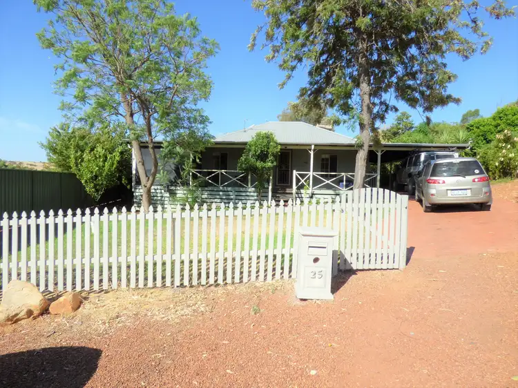 25 Clinton St, Toodyay WA 6566