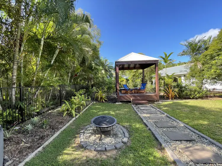 22 Southward St, Mission Beach QLD 4852