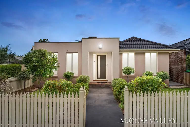 33 Robson Avenue, Avondale Heights VIC 3034