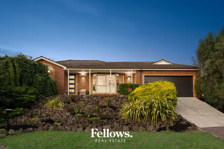 15 Mccaffery Rise, Pakenham VIC 3810