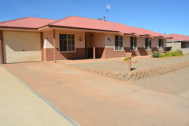 94 Stuart Rd, Roxby Downs SA 5725