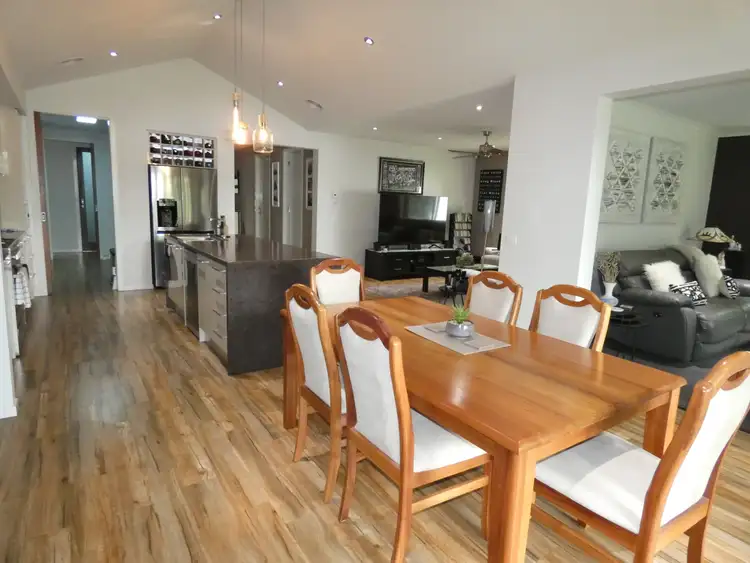 Seventh view of Homely house listing, 5 Rustic Pl, Bairnsdale VIC 3875