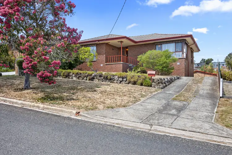 9 Mckee St, Golden Point VIC 3350