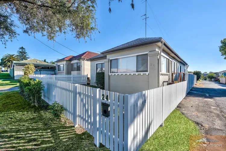 24 Crescent Rd, Waratah NSW 2298
