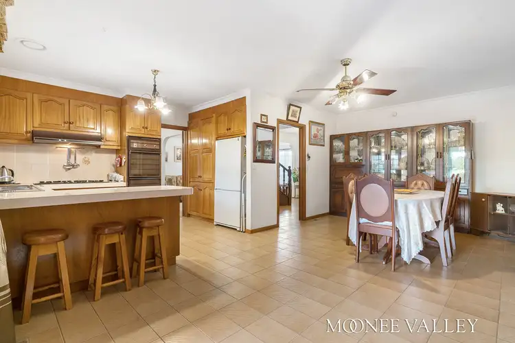 Fifth view of Homely house listing, 30 Windsor Drive, Avondale Heights VIC 3034
