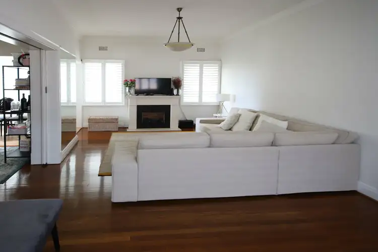 Main view of Homely unit listing, Unit 3/16A Darling Point Rd, Darling Point NSW 2027