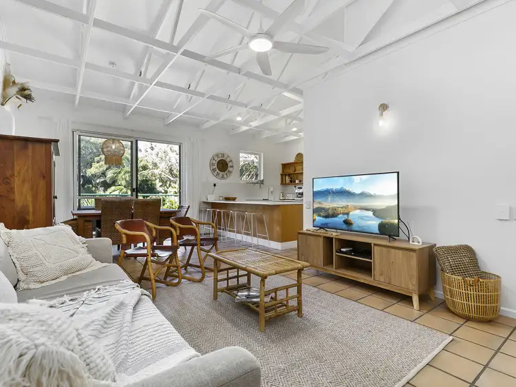 9 Rainbow Shores Dr