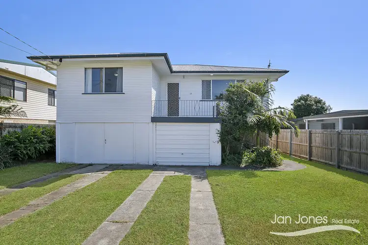 17 Essey St, Clontarf QLD 4019