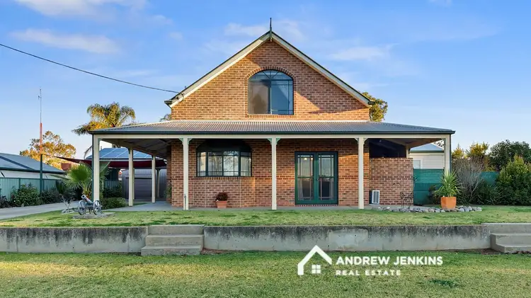 22 Wollamai St, Finley NSW 2713