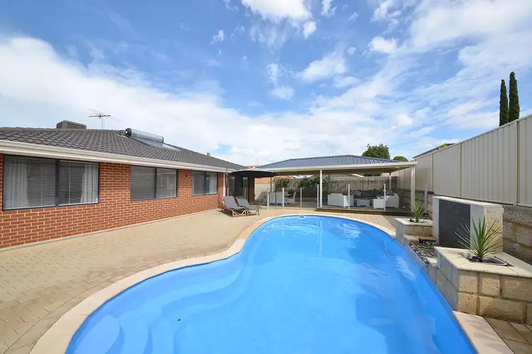 19 Lynnburn Pass, Carramar WA 6031