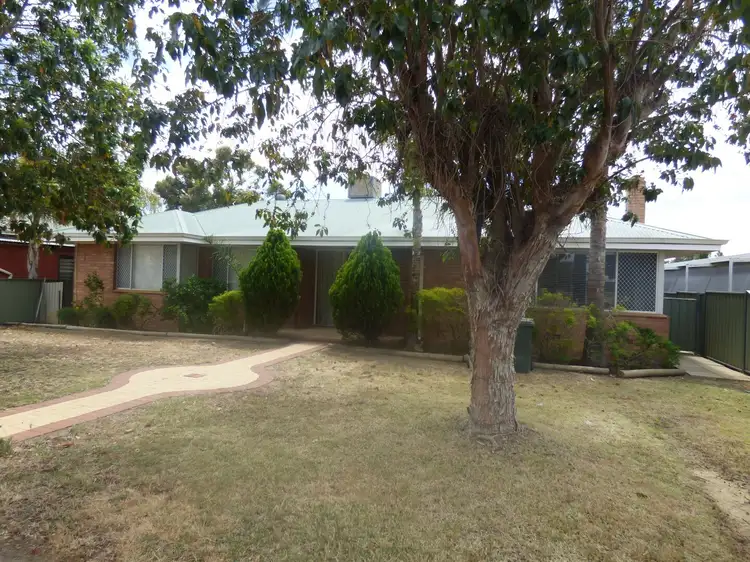 60 Kitchener Rd, Merredin WA 6415
