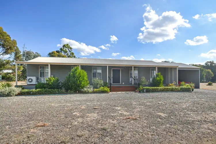 40 Bomjinna Court, Pomonal VIC 3381