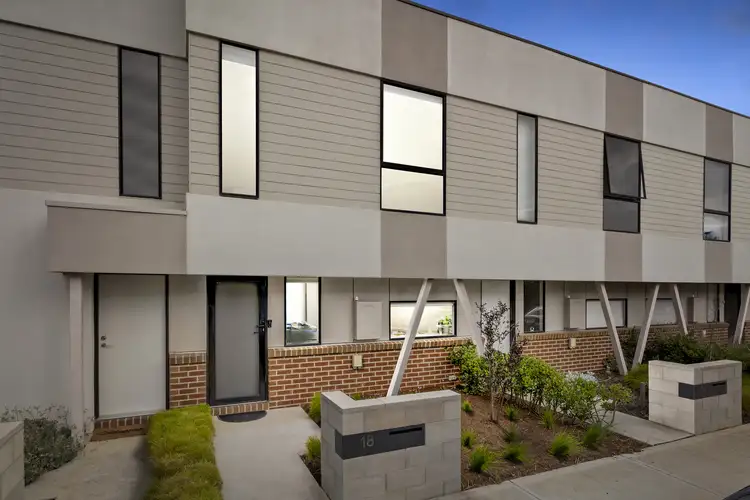 18 Aldea Crescent, Avondale Heights VIC 3034