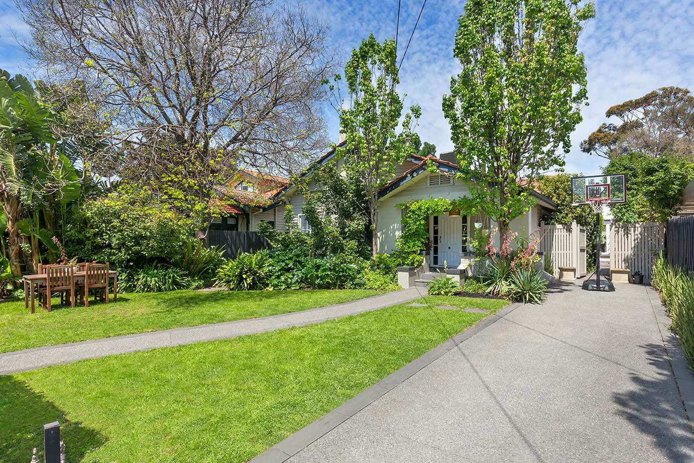 4 Iona Ave, Brighton VIC 3186