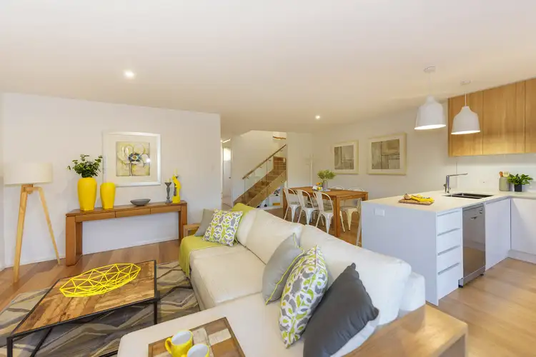 Fourth view of Homely unit listing, Unit 2/223A Mackenzie St, Centenary Heights QLD 4350