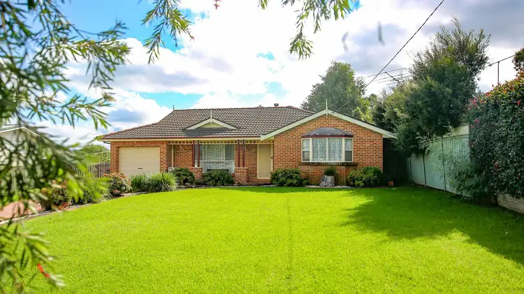 7 Mcintosh St, The Oaks NSW 2570