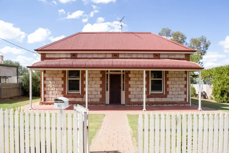 27 Jervois St, Peterborough SA 5422