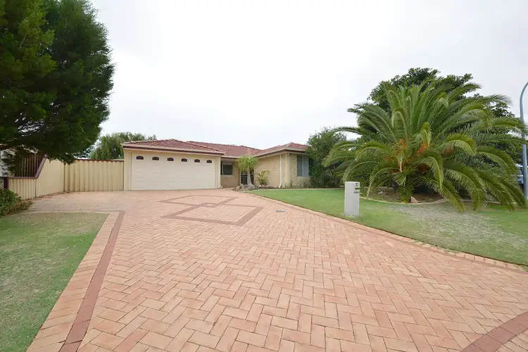 32 Combewood Loop, Carramar WA 6031