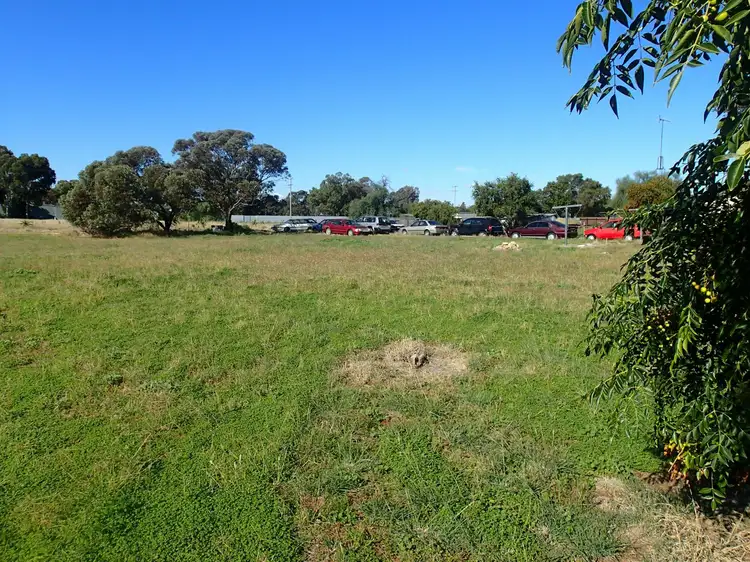 74-76 Frederick St, Urana NSW 2645