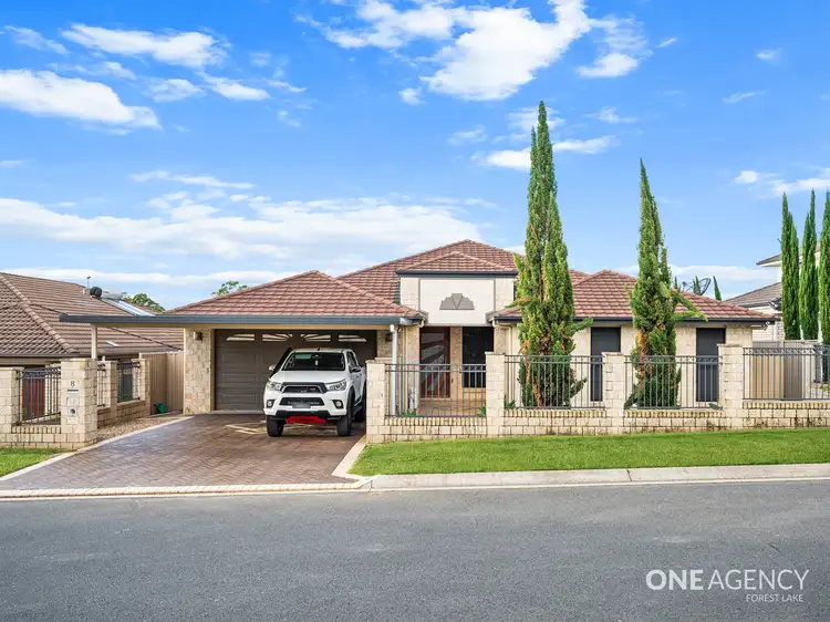 8 William Cl, Doolandella QLD 4077
