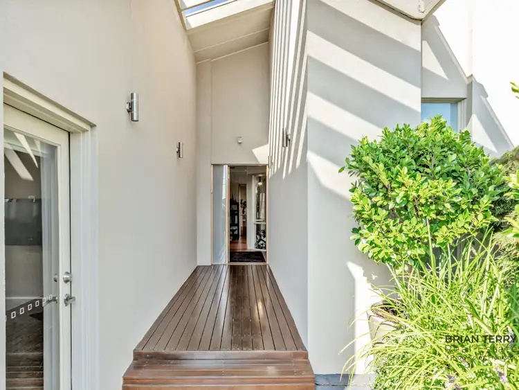 Second view of Homely house listing, 3 Ryder Ct, Frankston VIC 3199