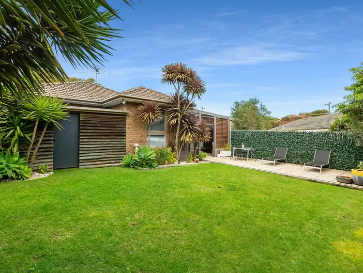 Second view of Homely house listing, 2 Kenmore Ct, Frankston VIC 3199