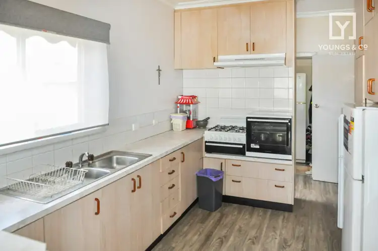 Third view of Homely house listing, Unit 4/5 Meaklim St, Shepparton VIC 3630