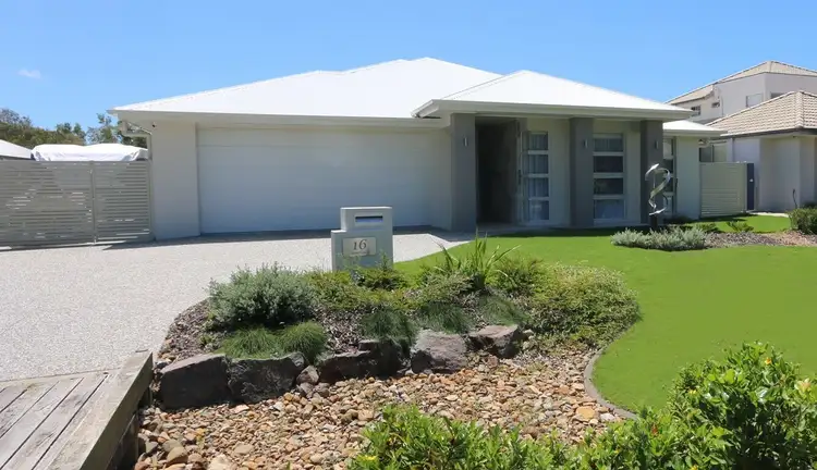 16 Vanillalily Cl, Banksia Beach QLD 4507