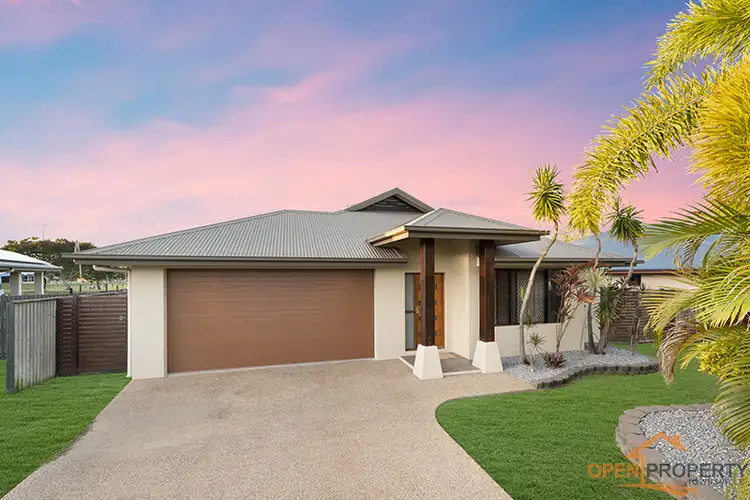 40 Hillock Cres, Bushland Beach QLD 4818