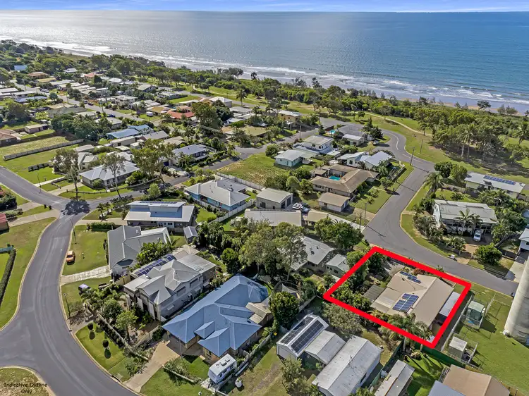 17 Poinciana Ct, Moore Park Beach QLD 4670