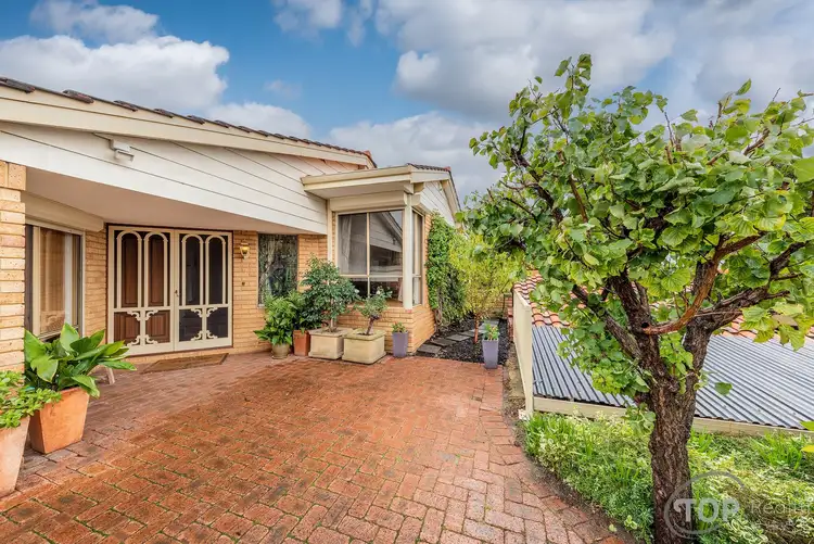 Sixth view of Homely house listing, 5 Peak Court, Leeming WA 6149